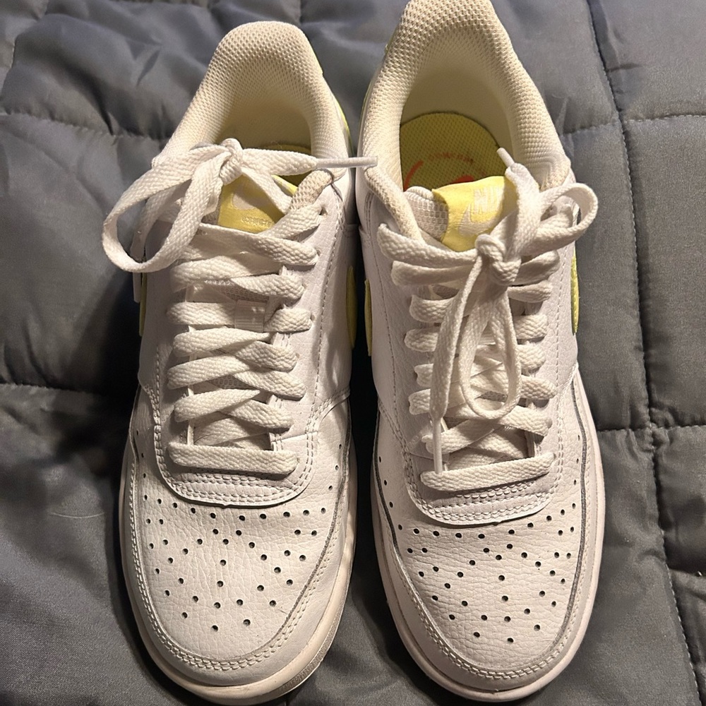 Nike Court Vision Low